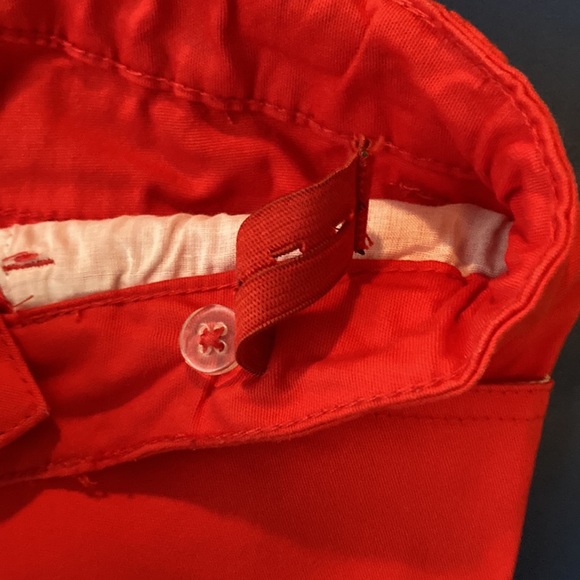 • Red pants • - Picture 3 of 5